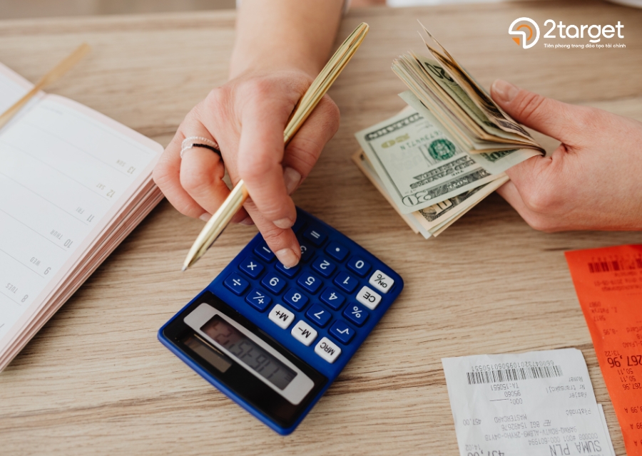 Bạn là Người bảo vệ nếu bạn luôn cảnh giác mọi thứ liên quan đến tiền. 