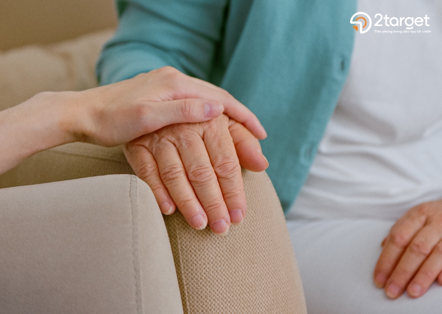 Người chăm sóc có sự đồng cảm cao với mọi người, đôi khi có thể dẫn đến hành vi tự bỏ rơi bản thân.