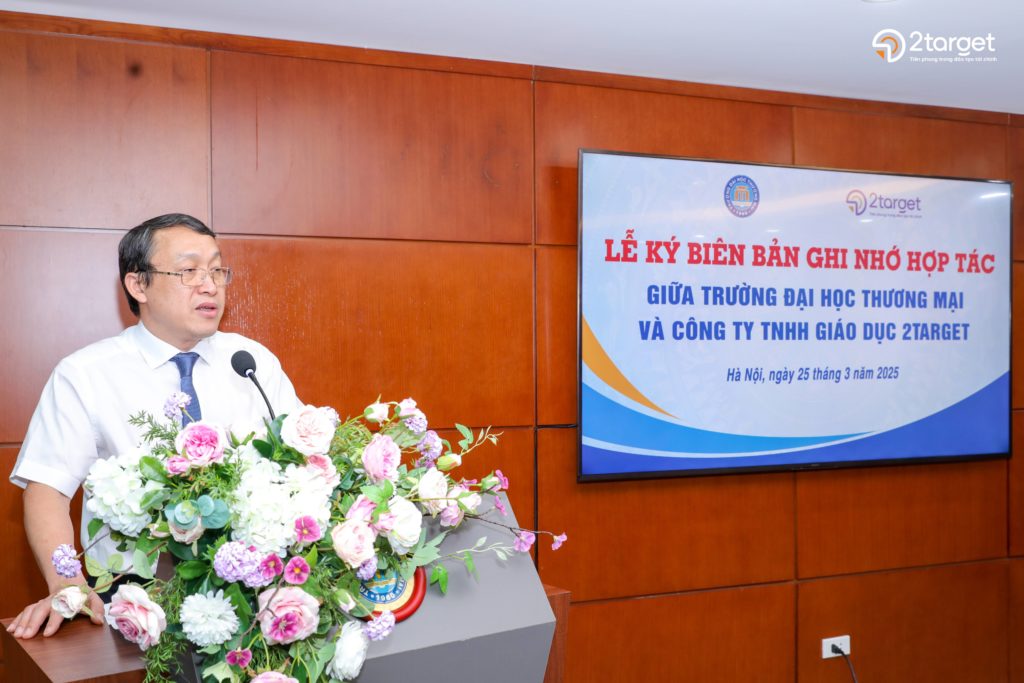 PGS.TS Nguyễn Đức Nhuận phát biểu chúc mừng sự hợp tác của hai đơn vị.