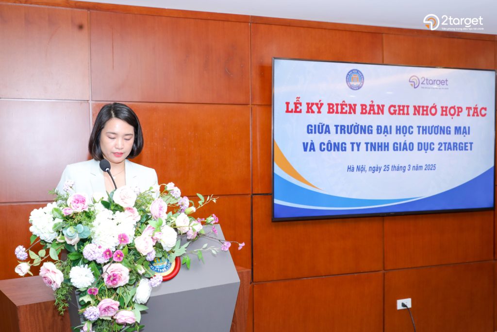 Bà Nguyễn Thuỳ Dương - Giám đốc công ty TNHH Giáo dục 2Target phát biểu tại lễ ký kết.