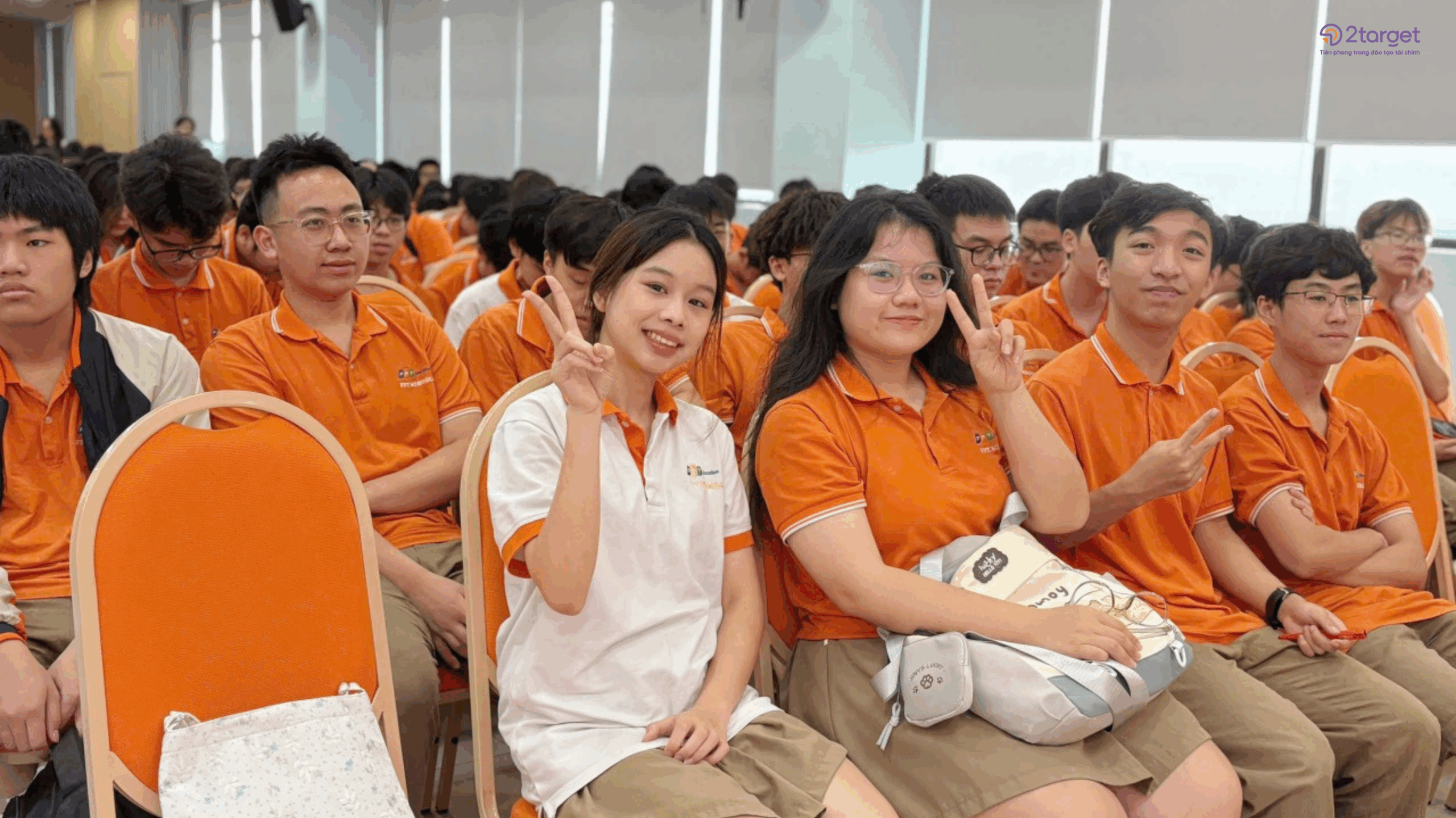 Các bạn học sinh Fschools háo hức tham gia workshop "Nhận diện và phòng tránh lừa đảo"