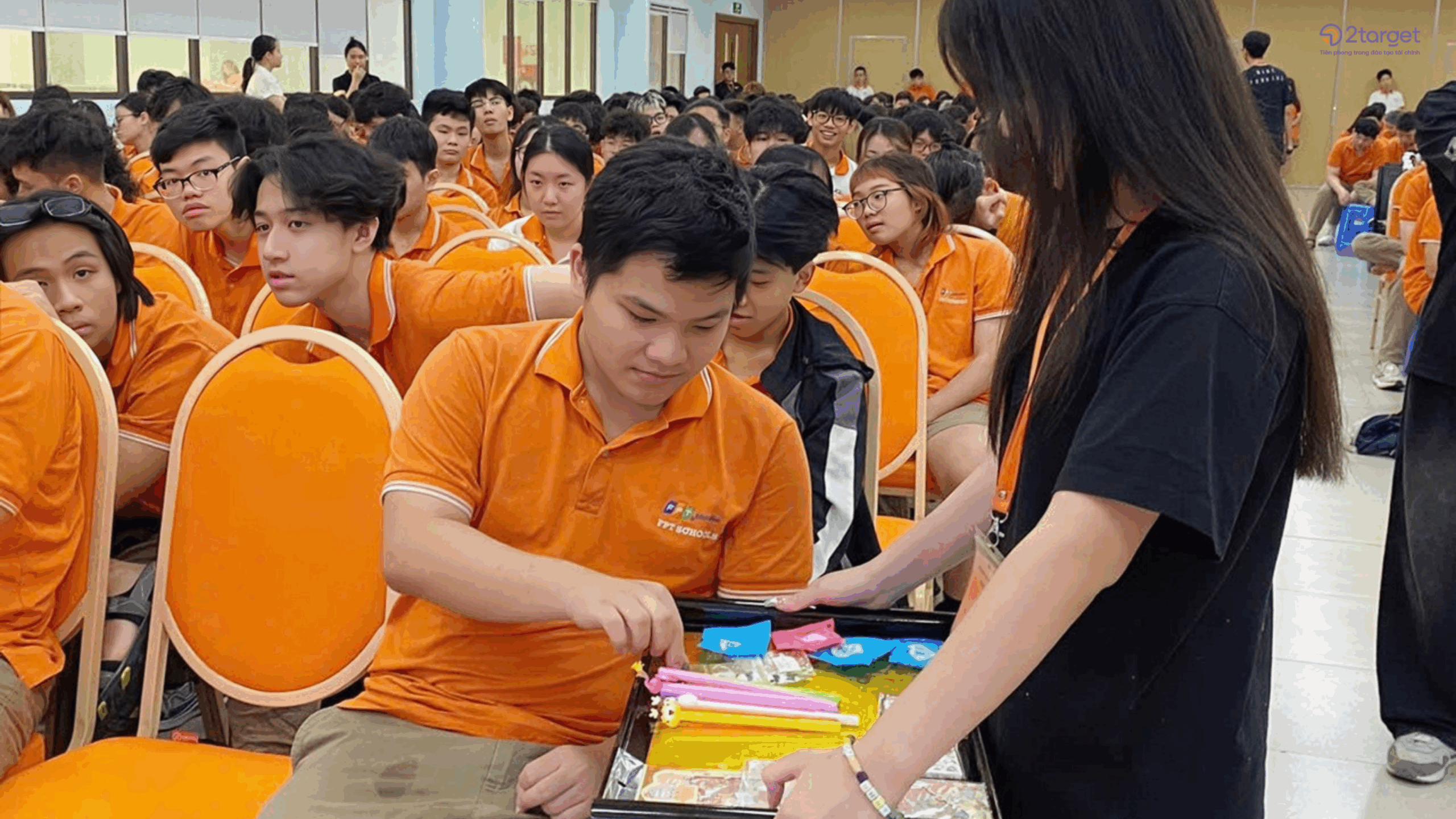 Những phần quà đáng yêu dành cho các bạn học sinh trả lời đúng