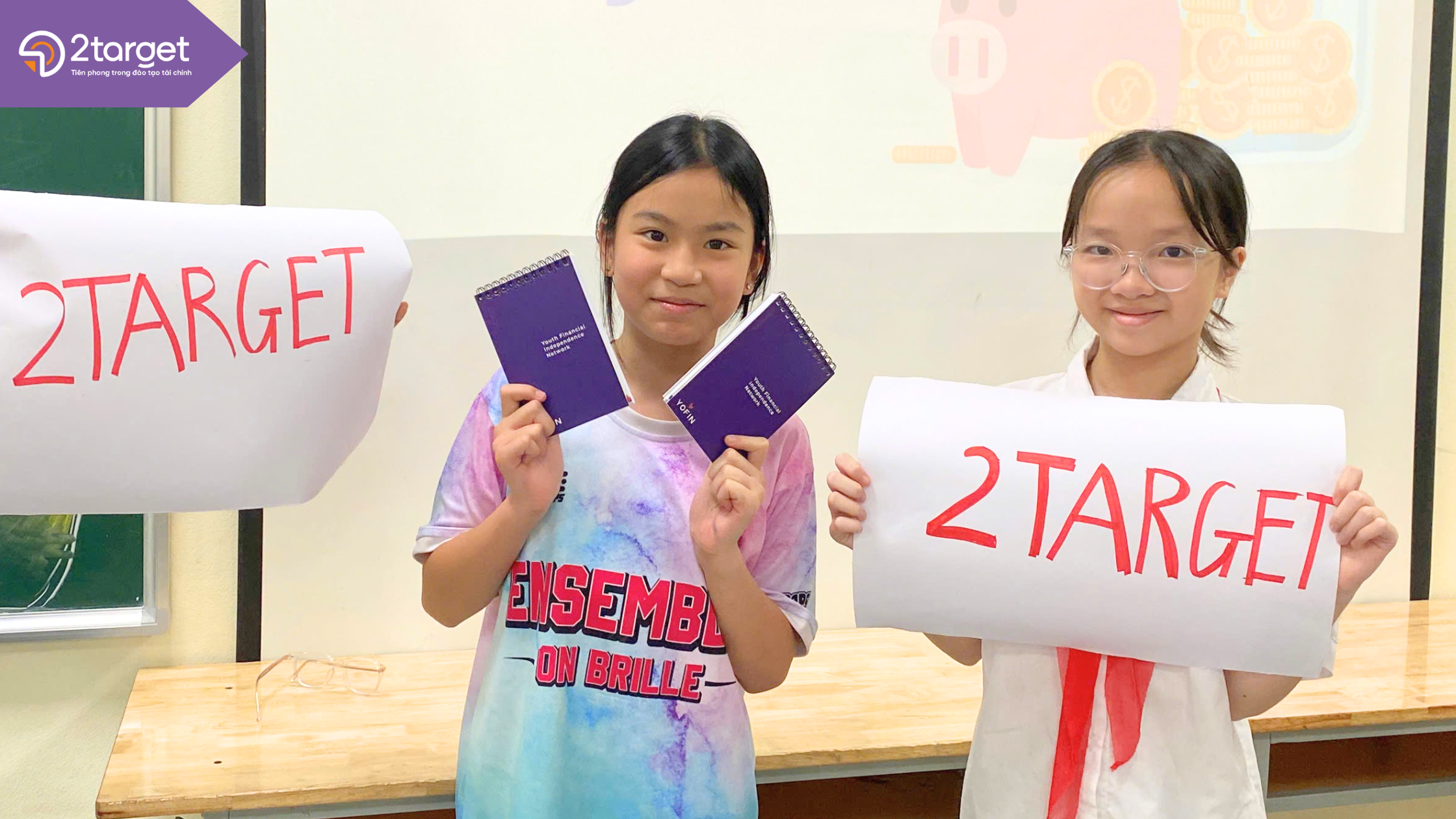 Bạn Hà Anh check in cùng quà từ 2Target