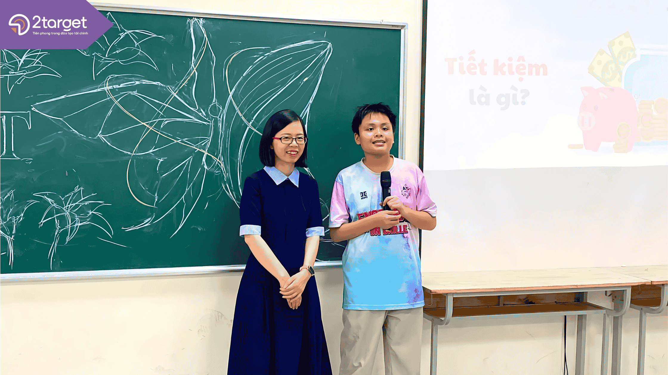ThS. Đỗ Thu Hồng cùng bạn học sinh
