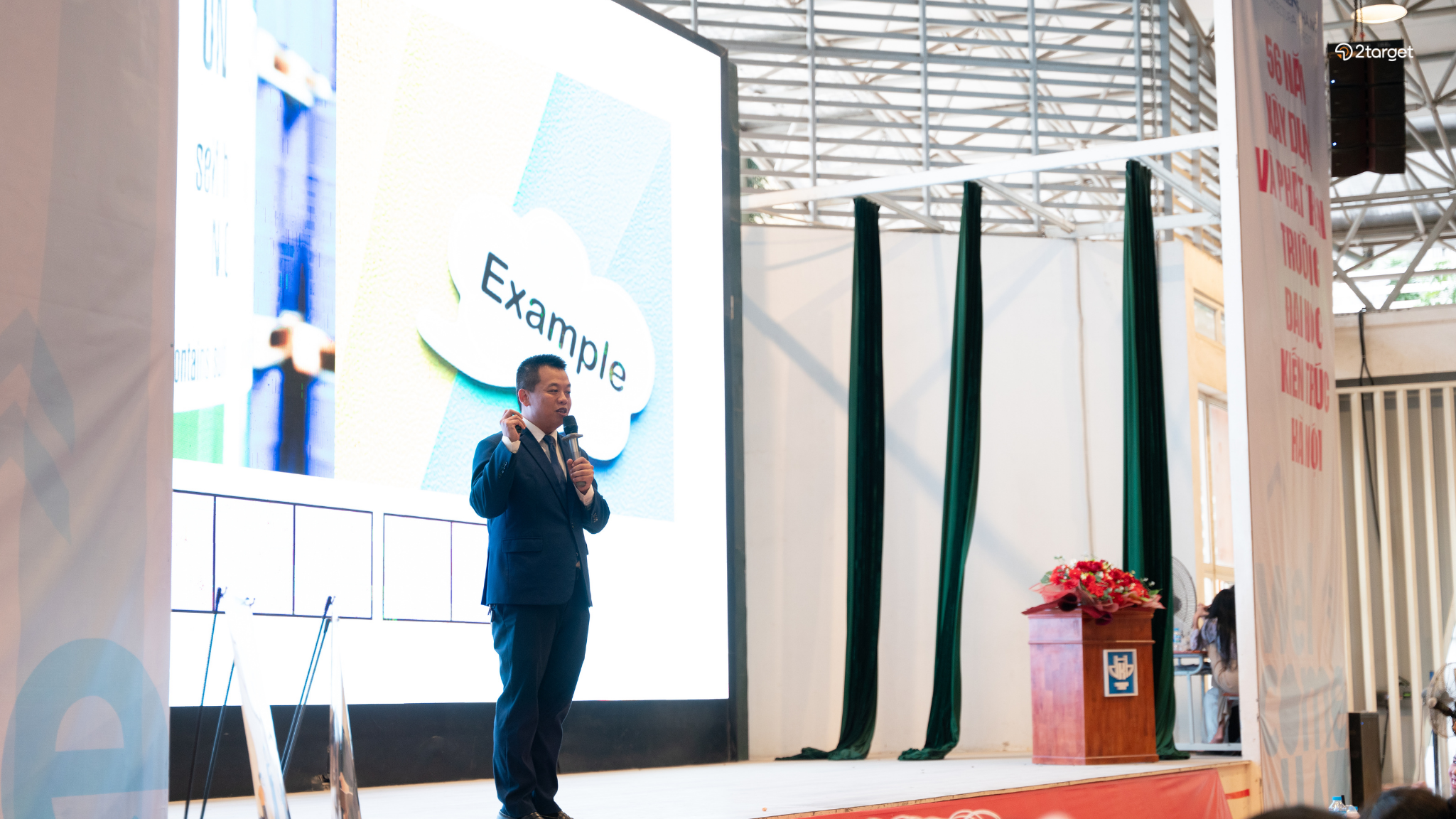 Diễn giả Trần Mạnh Hoàng Việt chia sẻ tại workshop