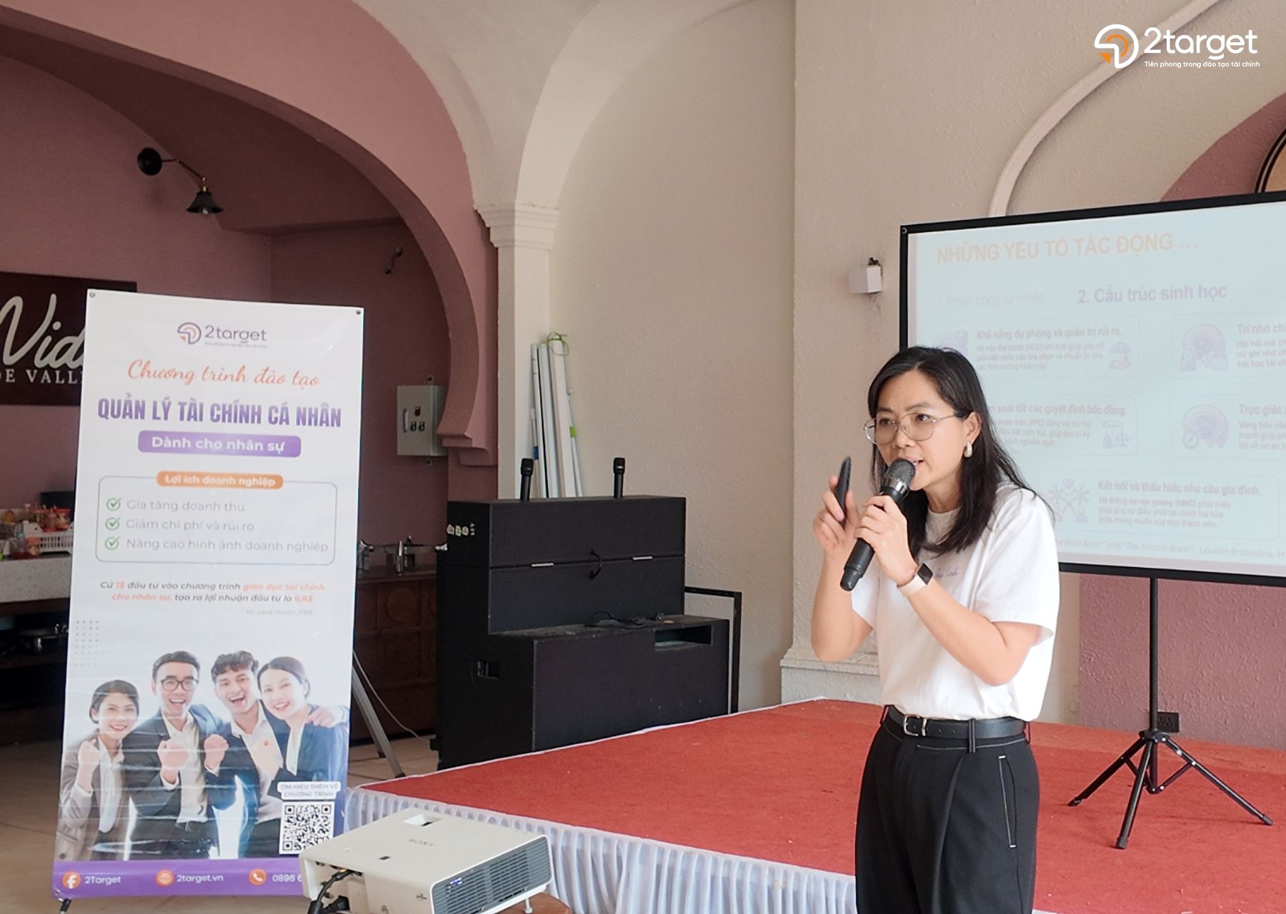 Chuyên gia Nguyễn Thuỳ Linh - Chuyên gia Tài chính cá nhân của 2Target là diễn giả chính của buổi Workshop.