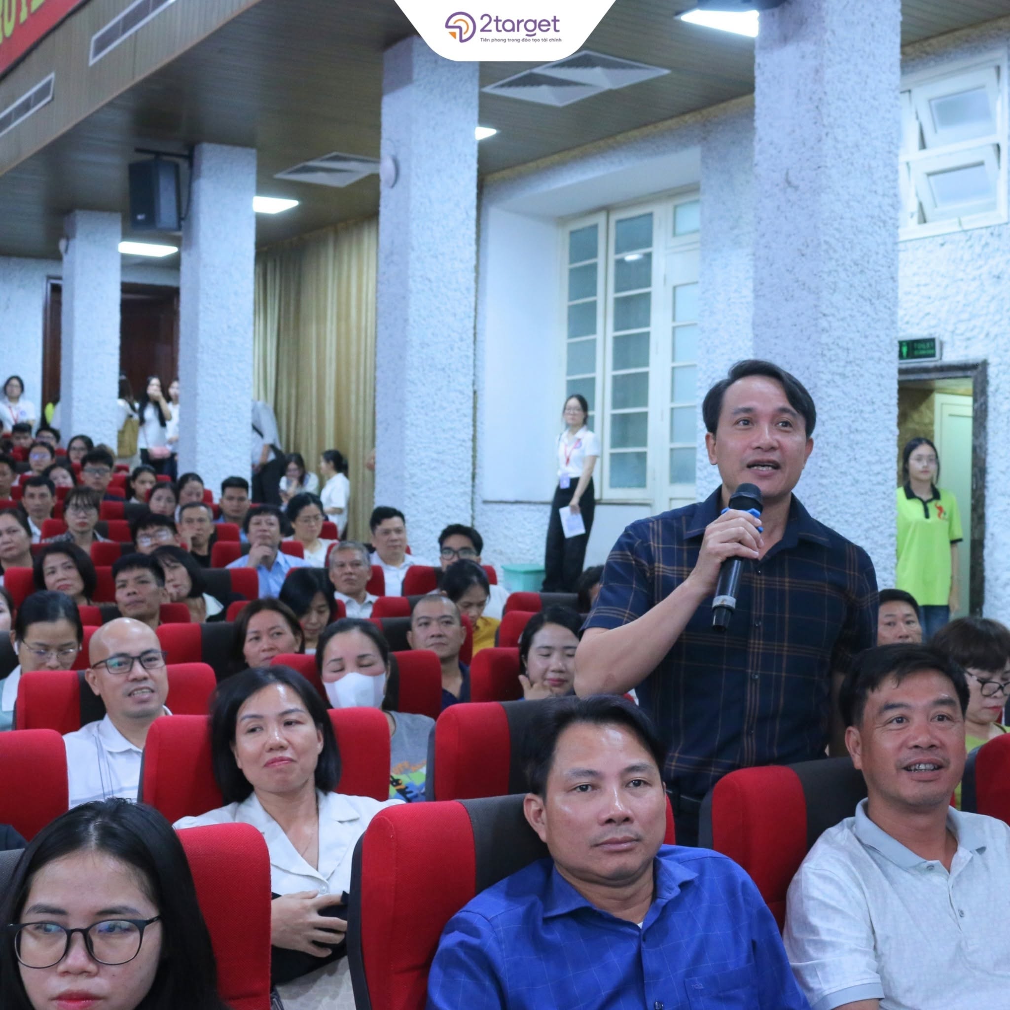 Phụ huynh chia sẻ về câu chuyện Quản lý tài chính của con.
